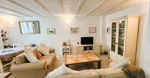 Maison de village en parfait état et caractère