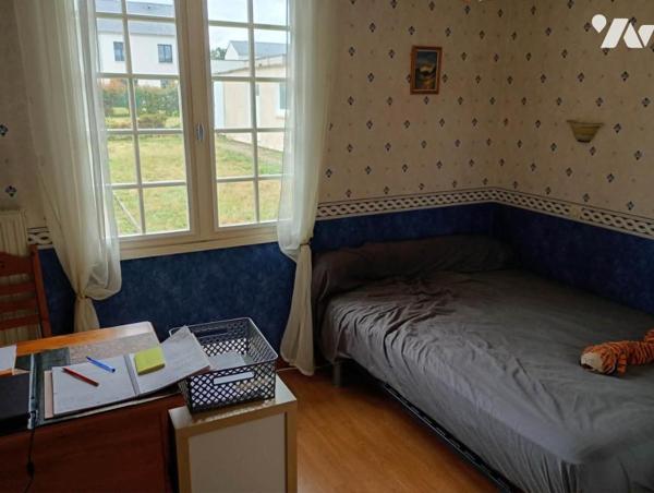 SAINT-ETIENNE-DE-MONTLUC - plain-pied d'env. 75m², 2 CH, garage, terrain de 1.125m²