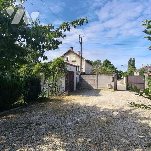 MASON A VENDRE AVEC ETANG PRIVE - au coeur de Troyes (10000) dans l'Aube (10)

- Maison des a...