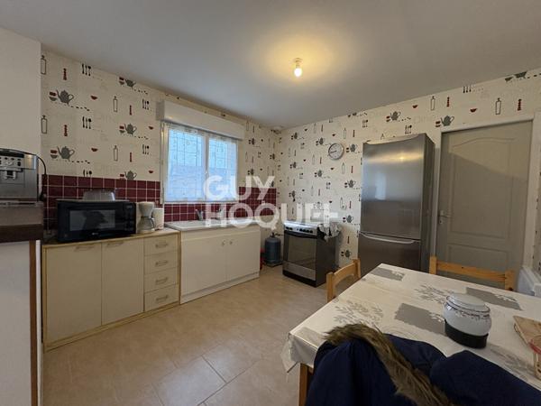 ENTRE BRETEUIL ET CONCHES - Pavillon