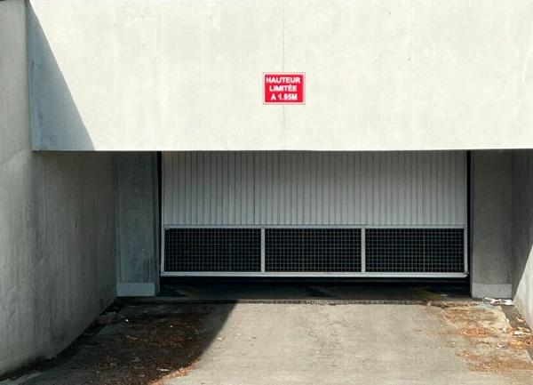 Stationnement à louer    9,60 m2 Saint-Égrève