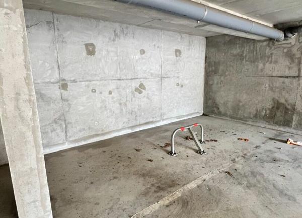 Stationnement à louer    9,60 m2 Saint-Égrève