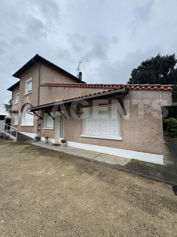 🏡 À vendre – Grande maison familiale de 187 m² avec dépendances et vaste terrain à Reynies (82370)