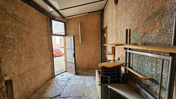 Local commercial Le Pont De Beauvoisin - 53M² - Centre ville