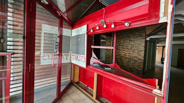 Local commercial Le Pont De Beauvoisin - 53M² - Centre ville