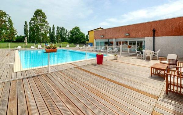 INVESTISSEMENT LOCATIF – RIVIERES – Résidence de tourisme Le Domaine Du Green - 5,49 % de rentabilité