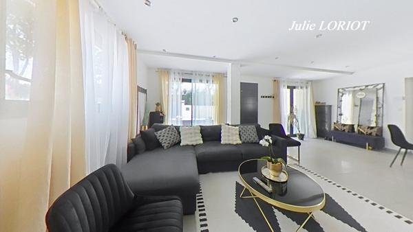 VILLA CONTEMPORAIRE 5 CHAMBRES