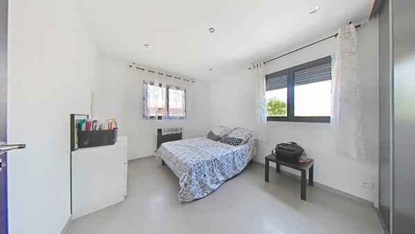 VILLA CONTEMPORAIRE 5 CHAMBRES