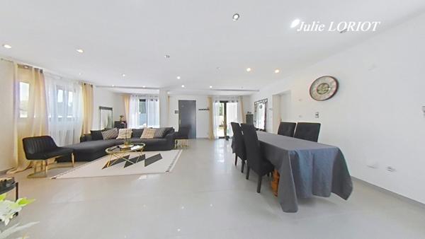 VILLA CONTEMPORAIRE 5 CHAMBRES