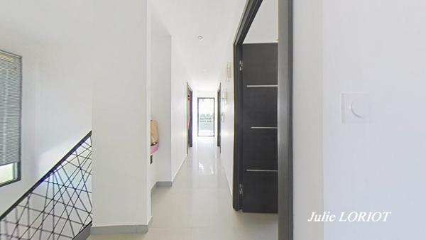 VILLA CONTEMPORAIRE 5 CHAMBRES