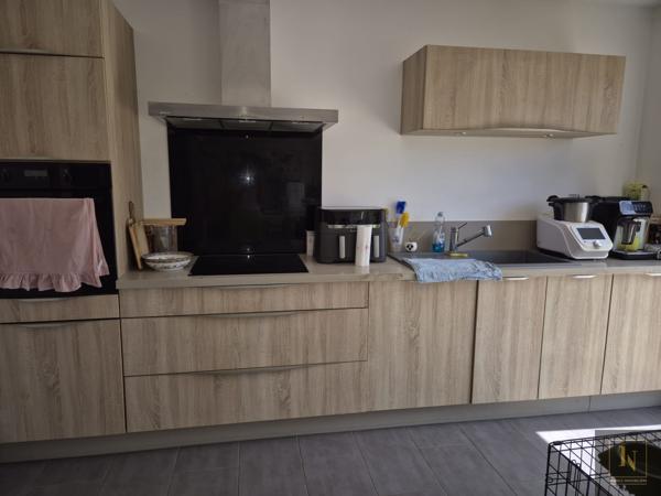 Maison
                                                                                                                                                                                                                                                                                                                        7 pièce(s)                                                                                                                                                                                                          6 chambre(s)                                                                                                                                                                                                          146.51  m²