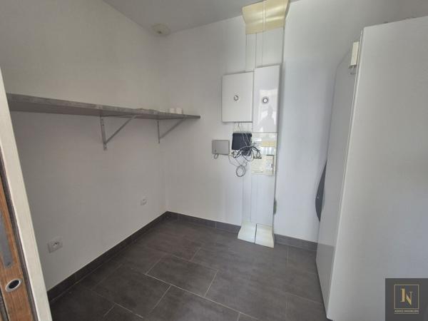 Maison
                                                                                                                                                                                                                                                                                                                        7 pièce(s)                                                                                                                                                                                                          6 chambre(s)                                                                                                                                                                                                          146.51  m²