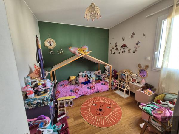 Maison
                                                                                                                                                                                                                                                                                                                        7 pièce(s)                                                                                                                                                                                                          6 chambre(s)                                                                                                                                                                                                          146.51  m²