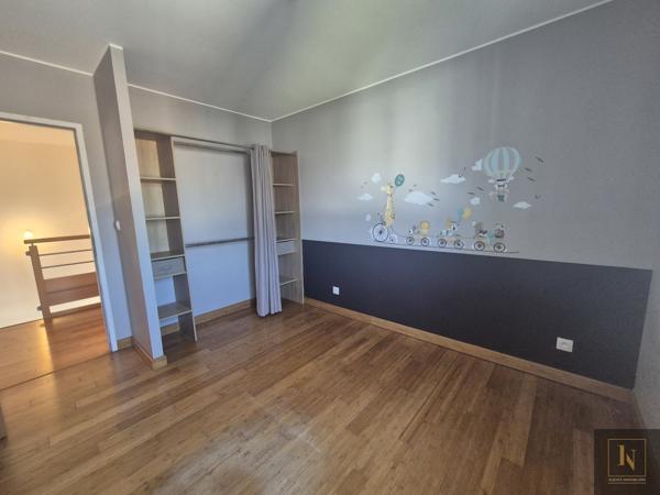 Maison
                                                                                                                                                                                                                                                                                                                        7 pièce(s)                                                                                                                                                                                                          6 chambre(s)                                                                                                                                                                                                          146.51  m²