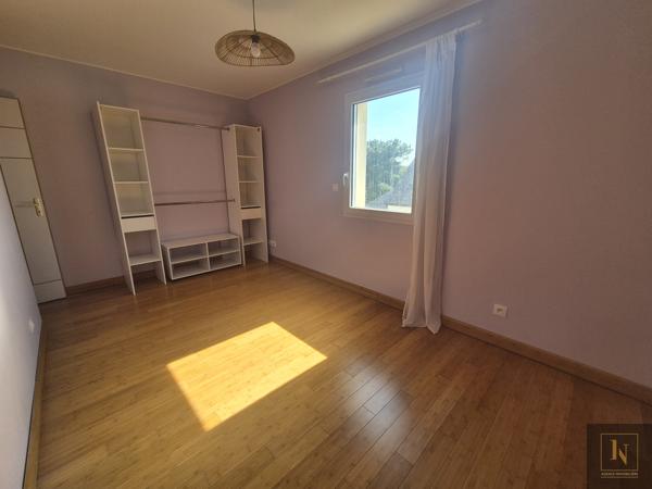 Maison
                                                                                                                                                                                                                                                                                                                        7 pièce(s)                                                                                                                                                                                                          6 chambre(s)                                                                                                                                                                                                          146.51  m²