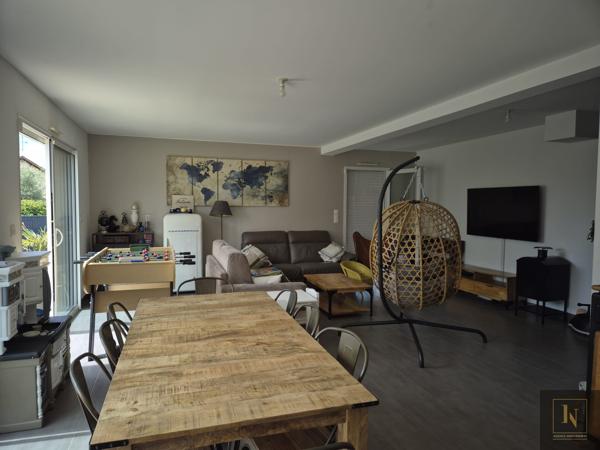 Maison
                                                                                                                                                                                                                                                                                                                        7 pièce(s)                                                                                                                                                                                                          6 chambre(s)                                                                                                                                                                                                          146.51  m²