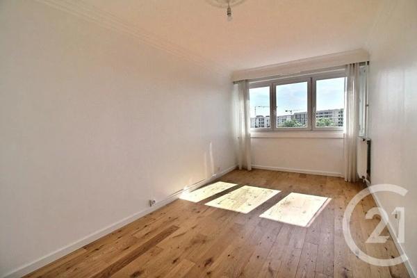 Appartement à vendre  4 pièces - 110 m 2   ROSNY SOUS BOIS  - 93