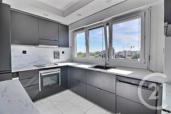 Appartement à vendre  4 pièces - 110 m 2   ROSNY SOUS BOIS  - 93