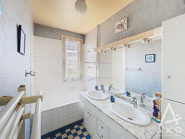 Pavillon 2 chambres, sur terrain de 1000m²