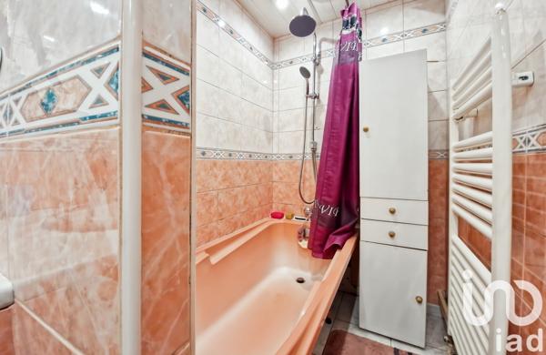 Maison traditionnelle 6 pièces de 133 m² à Charmoy (89400)