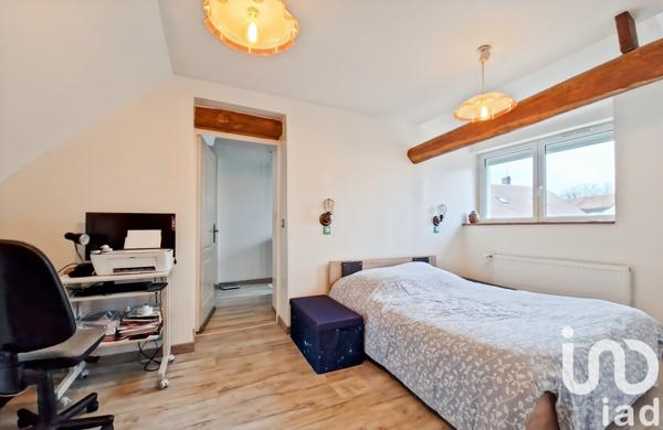 Maison traditionnelle 6 pièces de 133 m² à Charmoy (89400)