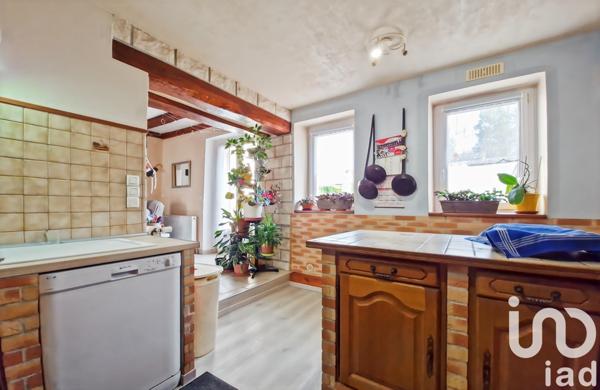 Maison traditionnelle 6 pièces de 133 m² à Charmoy (89400)