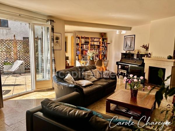Maison lumineuse 6 pièces avec deux terrasses orientées sud - Limite Issy les Moulineaux et Paris