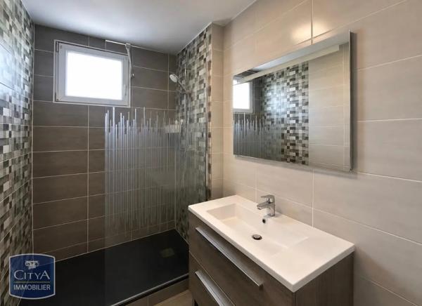 Appartement à louer 3 pièces 67.78m² Pierre-Bénite (69310)