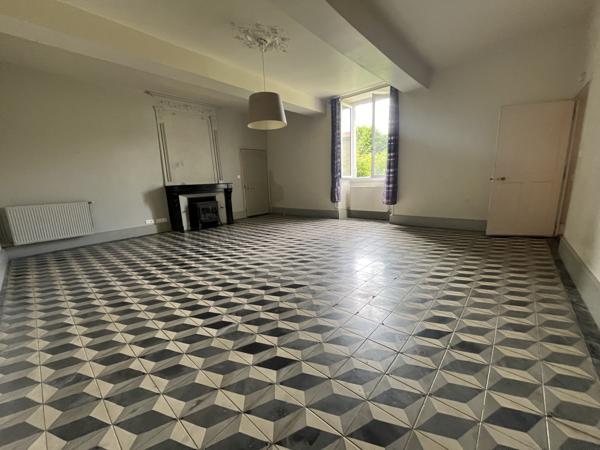 Brion-près-Thouet (79290) ref 74050 PROCHE Thouars Magnifique maison du 19eme de 225 m2 env, sur terrain de 905 m2