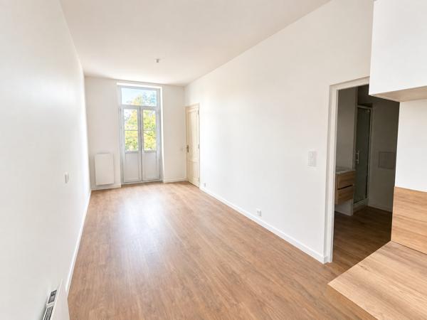 Appartement T2 traversant rénové avec Balcon - Hyper centre