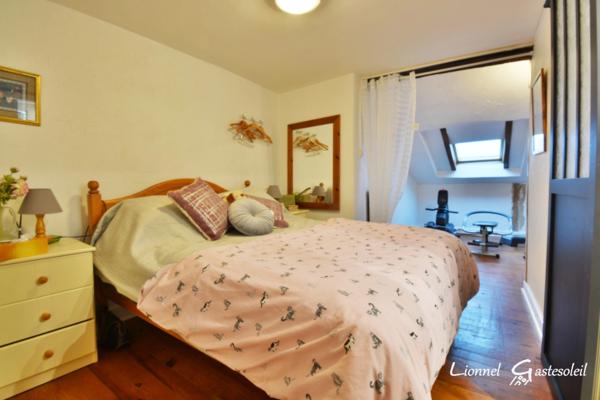 Immeuble rénové avec local commercial sur la commune de Sainte Foy la Grande (33)