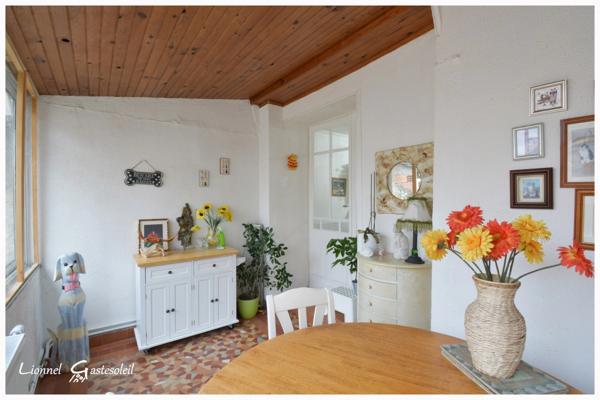 Immeuble rénové avec local commercial sur la commune de Sainte Foy la Grande (33)