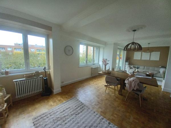 Appartement
                                                                                                                                                                                                                                                                                                                        4 pièce(s)                                                                                                                                                                                                          3 chambre(s)                                                                                                                                                                                                          118  m²
