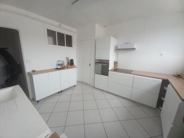 Appartement
                                                                                                                                                                                                                                                                                                                        4 pièce(s)                                                                                                                                                                                                          3 chambre(s)                                                                                                                                                                                                          118  m²