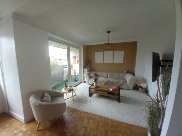 Appartement
                                                                                                                                                                                                                                                                                                                        4 pièce(s)                                                                                                                                                                                                          3 chambre(s)                                                                                                                                                                                                          118  m²