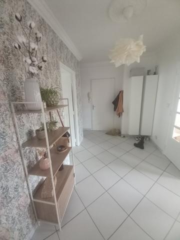 Appartement
                                                                                                                                                                                                                                                                                                                        4 pièce(s)                                                                                                                                                                                                          3 chambre(s)                                                                                                                                                                                                          118  m²