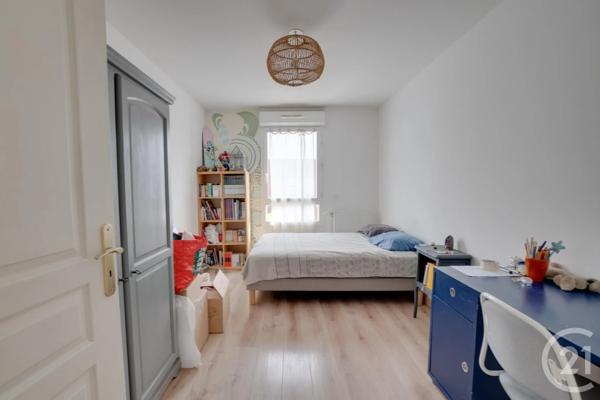 Appartement T5 à vendre  5 pièces - 119,92 m 2   GRENOBLE  - 38