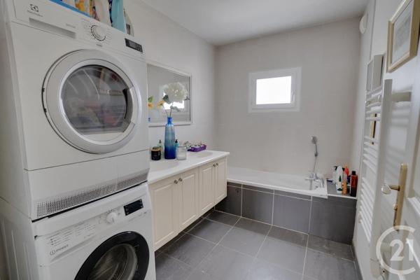 Appartement T5 à vendre  5 pièces - 119,92 m 2   GRENOBLE  - 38