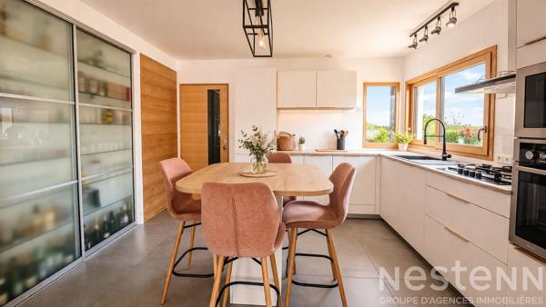 Maison contemporaine avec piscine, suite parentale et prestations haut de gamme proche d'Auray