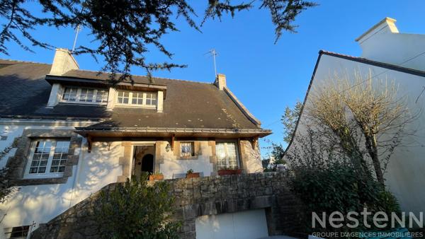 Quartier résidentiel : maison de caractère au calme avec 3 chambres, sous-sol total et terrain de 600 m²
