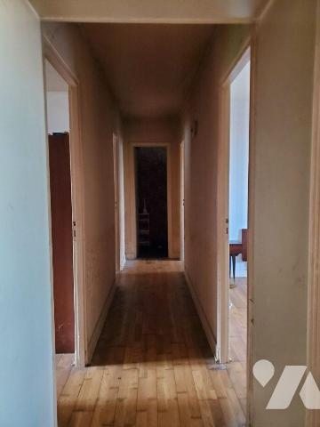 Maison à vendre à Peyrabout (23000) en Creuse (23) (A rénover). « Longère en pierres », élevée ...