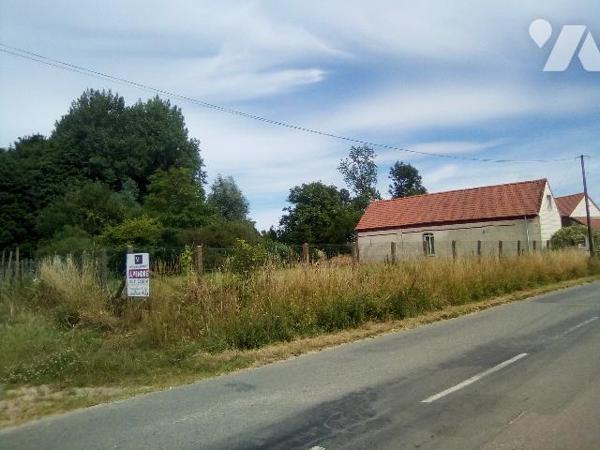 Terrain de loisirs, avec une partie boisée.