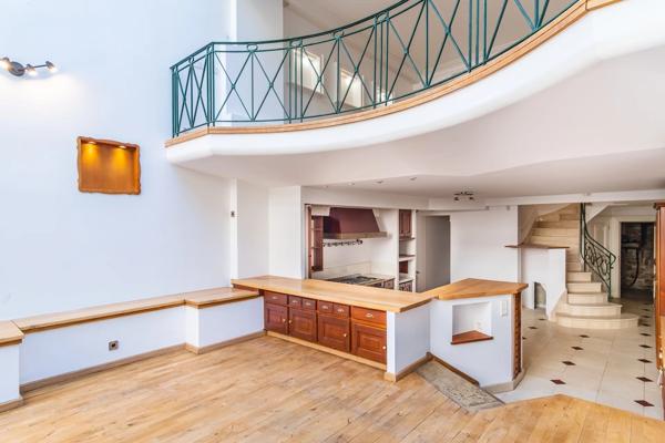 # Immeuble – 288m² – Paris 8ème