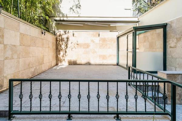 # Immeuble – 288m² – Paris 8ème