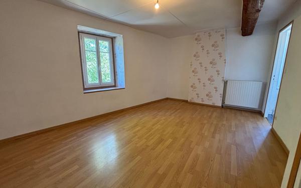 Maison à vendre    3 pièces •  Burlats