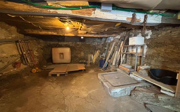 Maison à vendre    3 pièces •  Burlats