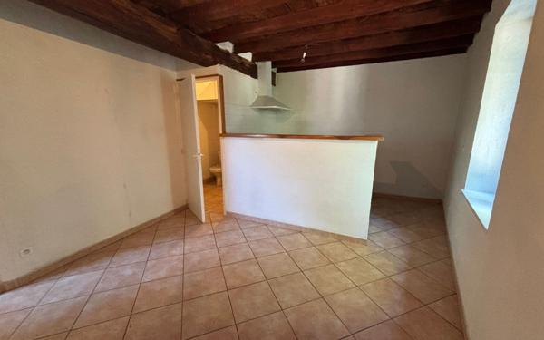 Maison à vendre    3 pièces •  Burlats