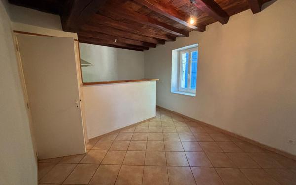 Maison à vendre    3 pièces •  Burlats