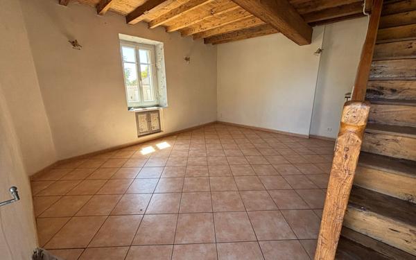 Maison à vendre    3 pièces •  Burlats