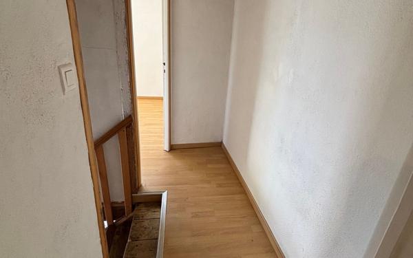 Maison à vendre    3 pièces •  Burlats